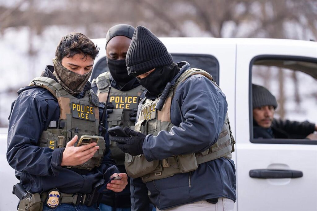Un juez rechaza la petición de extradición de Minnesota del agente de ICE detenido en Texas que disparó a un migrante