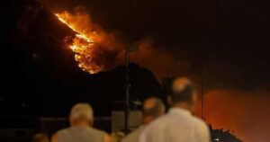 Un muerto y al menos 40 heridos en un incendio forestal en la turística ciudad de Omis (Croacia)