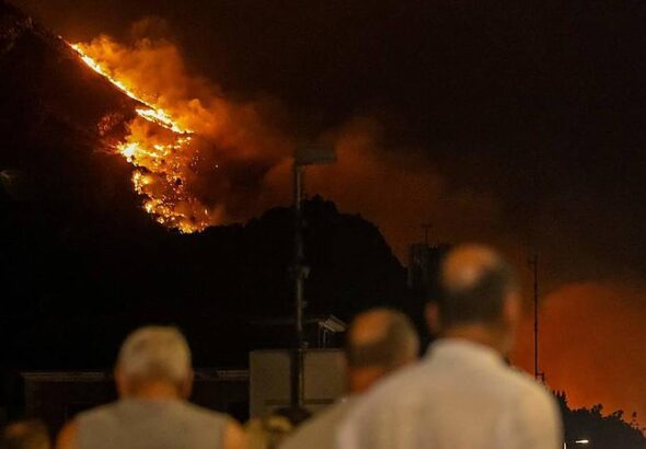 Un muerto y al menos 40 heridos en un incendio forestal en la turística ciudad de Omis (Croacia)