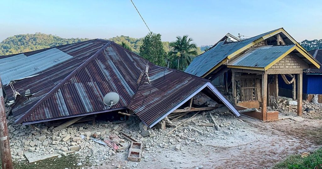 Un terremoto de 7,7 sacude el este de Indonesia