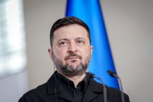 Zelenski destaca nuevos ataques ucranianos de largo alcance sobre refinerías y buques rusos en el mar Negro