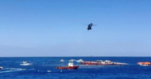 los supervivientes denuncian que la tripulación abandonó el barco primero
