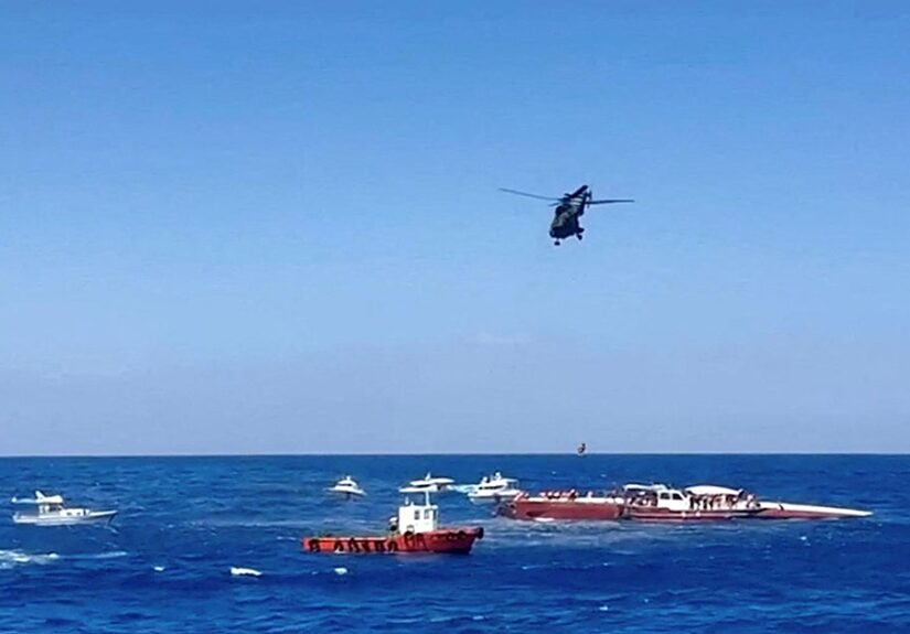los supervivientes denuncian que la tripulación abandonó el barco primero