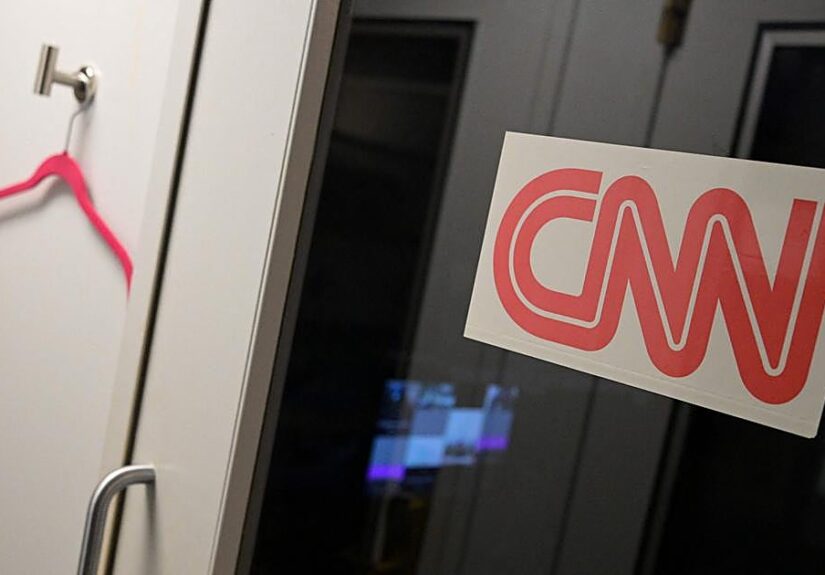 CNN, MSNOW y Politico demandan a la Administración Trump por prohibirles el acceso a la Casa Blanca