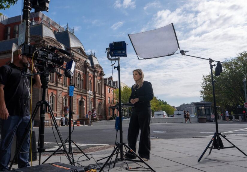 Un juez ordena a la Administración Trump restablecer el acceso de CNN, MSNBC y Politico a la Casa Blanca