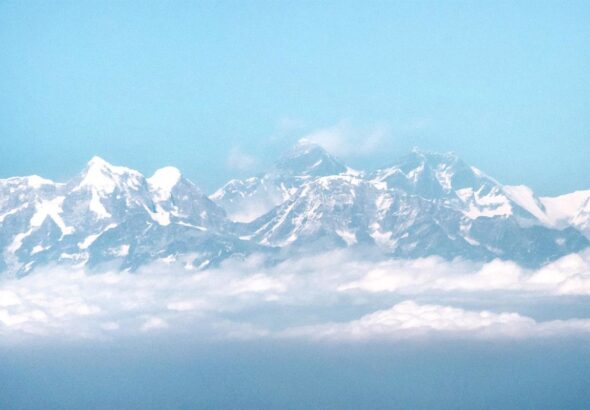 Al menos 14 desaparecidos tras una avalancha en el Himalaya