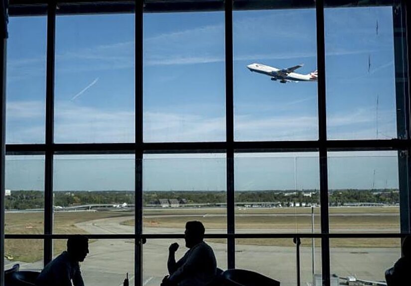 Al menos 625 vuelos cancelados en Reino Unido por un fallo técnico en el control del tráfico aéreo