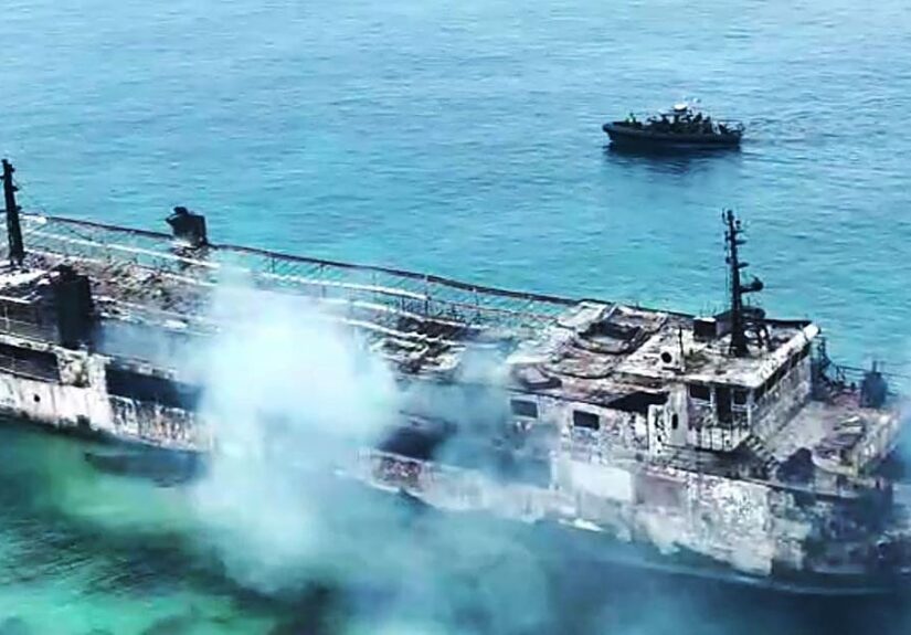 Al menos cinco muertos y 87 desaparecidos en el incendio de un barco en el oeste de Filipinas