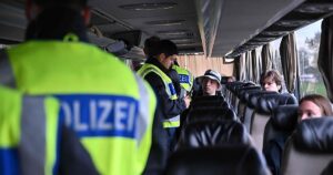 Alemania, Austria, Dinamarca, Grecia y Países Bajos acuerdan abrir centros de deportación fuera de la UE para inmigrantes