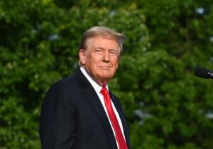 CNN, MSNOW y Politico demandan a la Administración Trump por prohibirles el acceso a la Casa Blanca