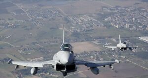 Cazas de la OTAN interceptan un dron en el espacio aéreo de Lituania