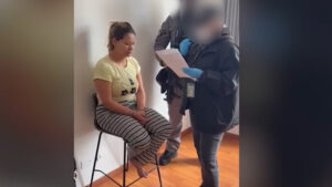 Condenan a 10 años de prisión a mujer que estafó a más de 30 personas con falsas inversiones