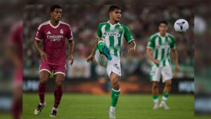 Cucho Hernández y Deossa van por su debut en la Champions con el Betis