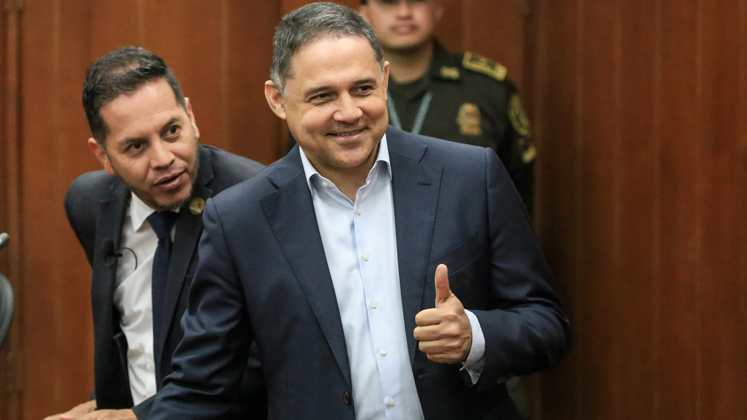 De “viudos de historia y éxito”, califica presidente del senado al abelardismo