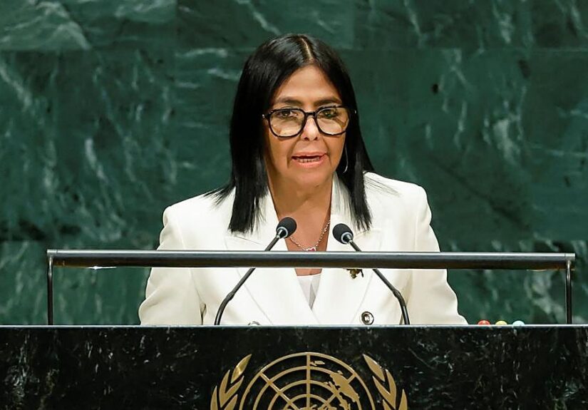 Delcy promete ante la ONU que habrá elecciones, pero que ella asumirá la transición política