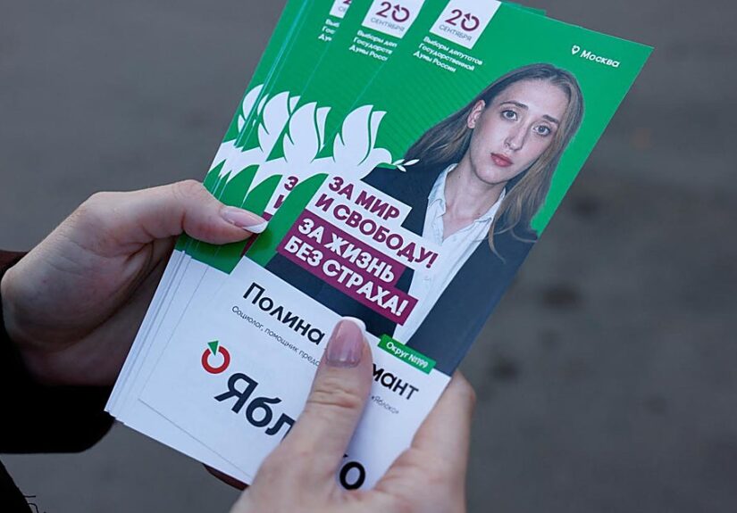 Delegados electorales del partido opositor Yabloko son citados a alistarse el día de las legislativas en Rusia