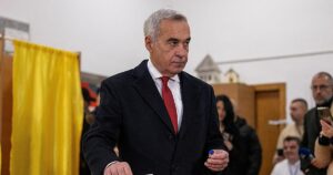 Detenido en Rumanía el excandidato presidencial ultraderechista Calin Georgescu por crear una organización delictiva para cometer fraudes