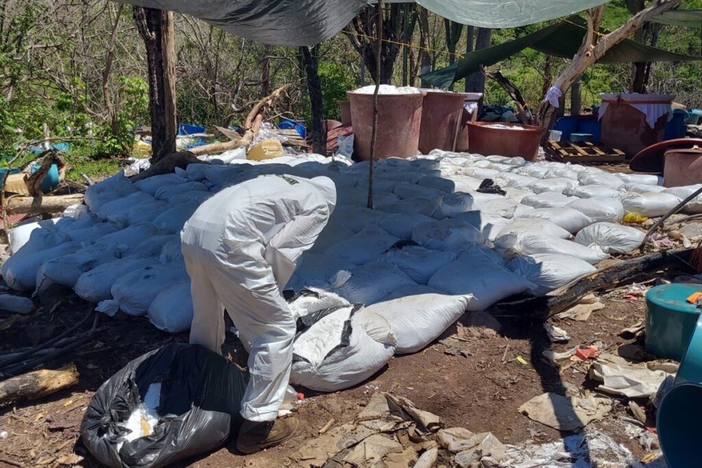 EEUU se atribuye la incautación de 16 toneladas de metanfetamina en Sinaloa, México
