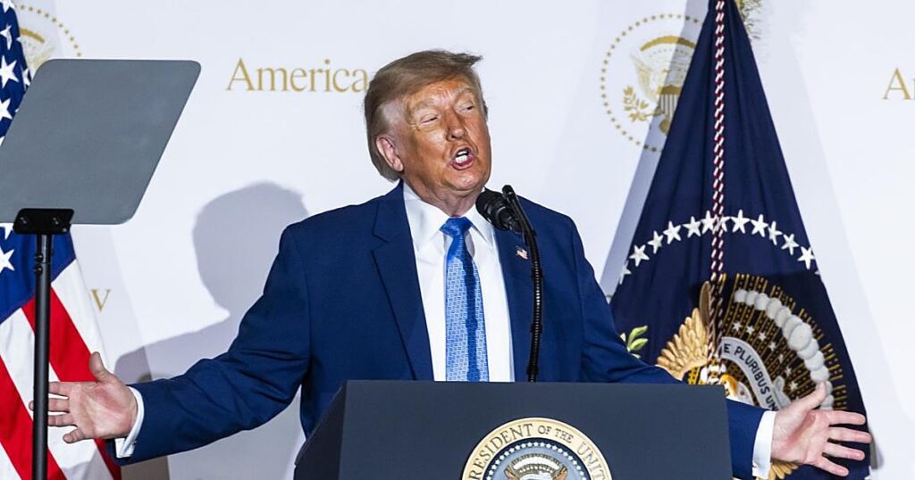 El Supremo avala cautelarmente las deportaciones de Trump a terceros países