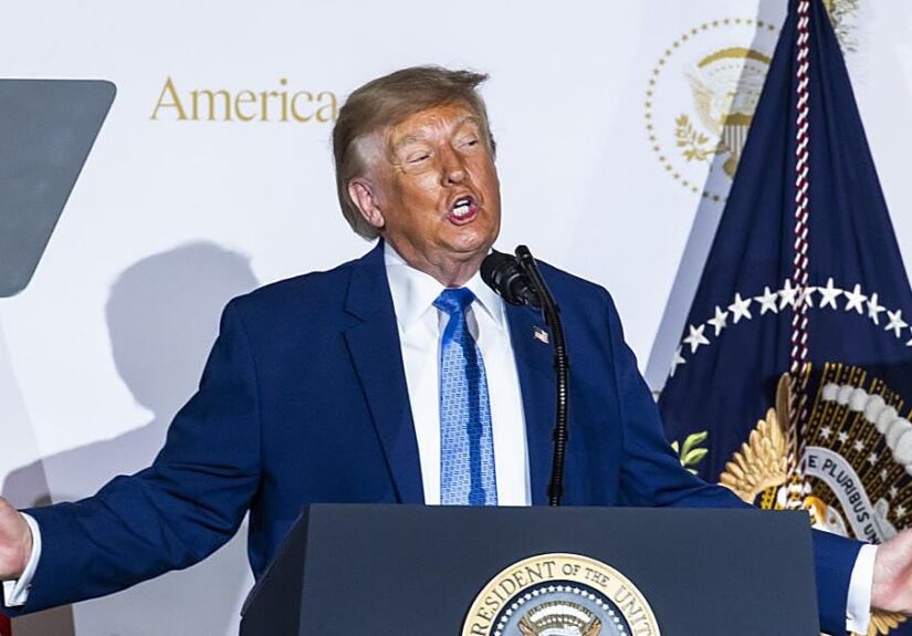 El Supremo avala cautelarmente las deportaciones de Trump a terceros países