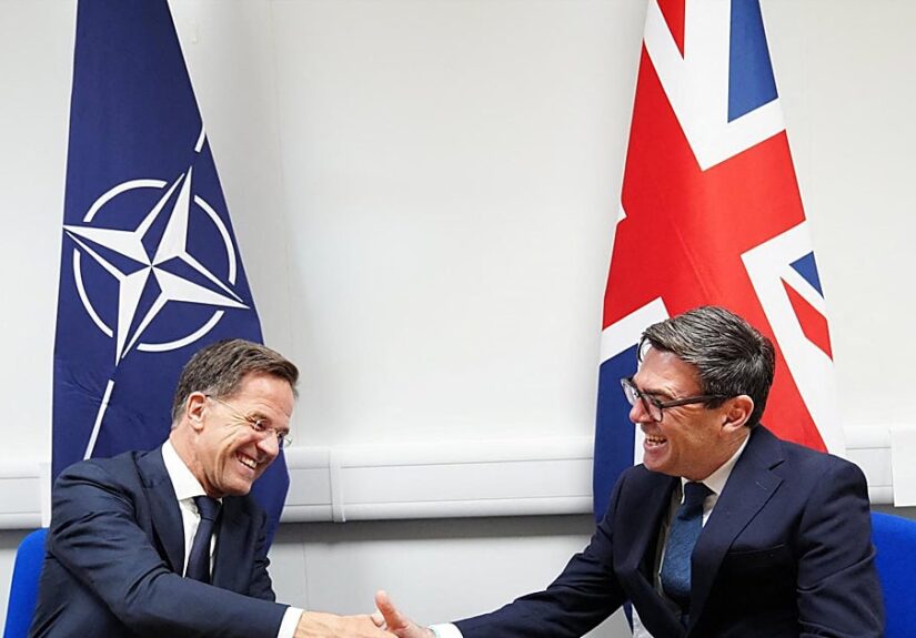 El primer ministro británico le promete a Rutte un aumento en defensa del 16%