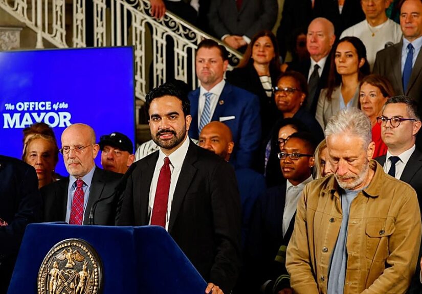 Familiares de víctimas del 11-S boicotean el homenaje del alcalde musulmán de Nueva York