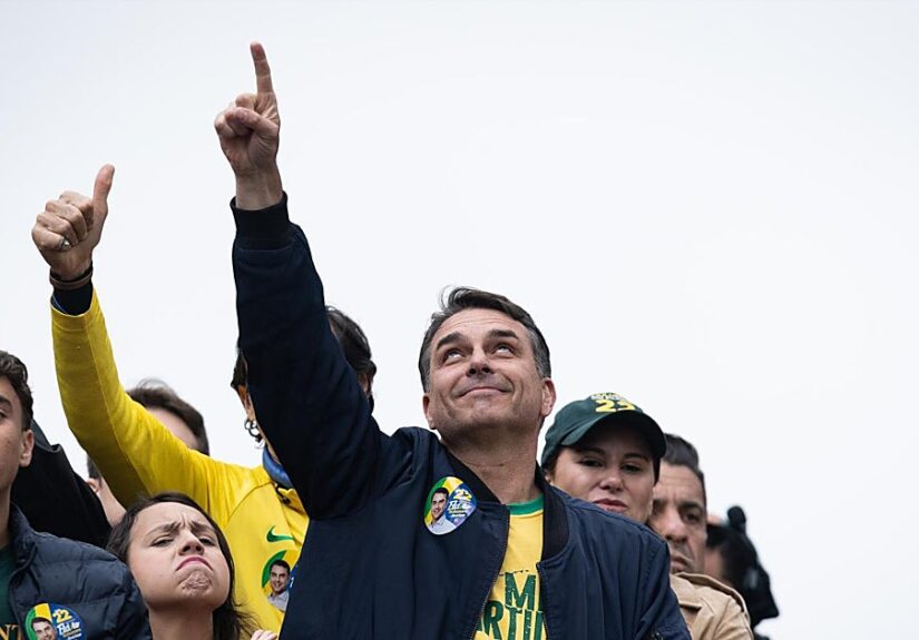 Flavio Bolsonaro asegura que derrotará a Lula en las elecciones de Brasil gracias a la «providencia divina»