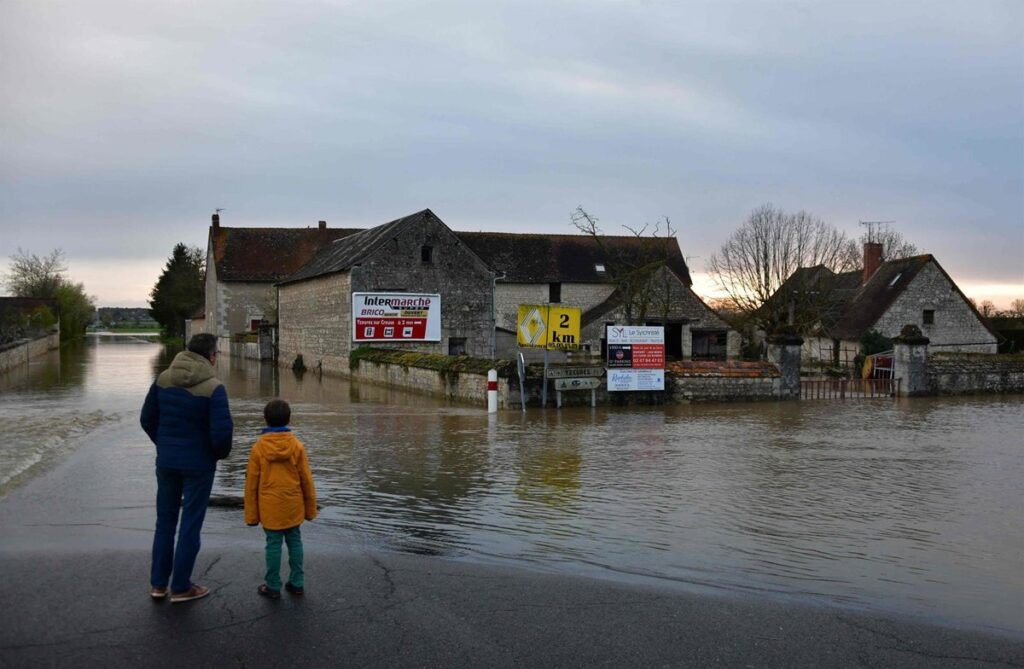 Francia declara la alerta roja en el sur del país por peligro de inundaciones