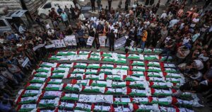 Gaza entierra a los muertos de hace mil días