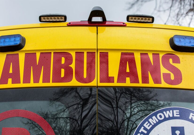 Heridas 20 personas tras descarrilar un tren después de chocar con un camión en un paso a nivel en Polonia