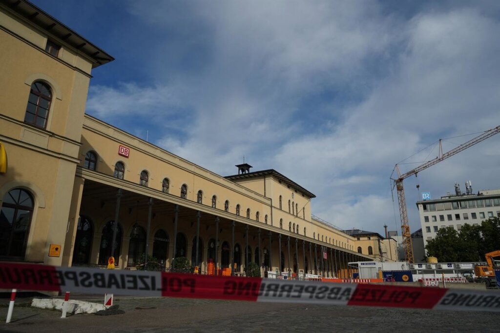 Heridas dos personas por la explosión de un objeto no identificado cerca de la estación de tren de Augsburgo, Alemania