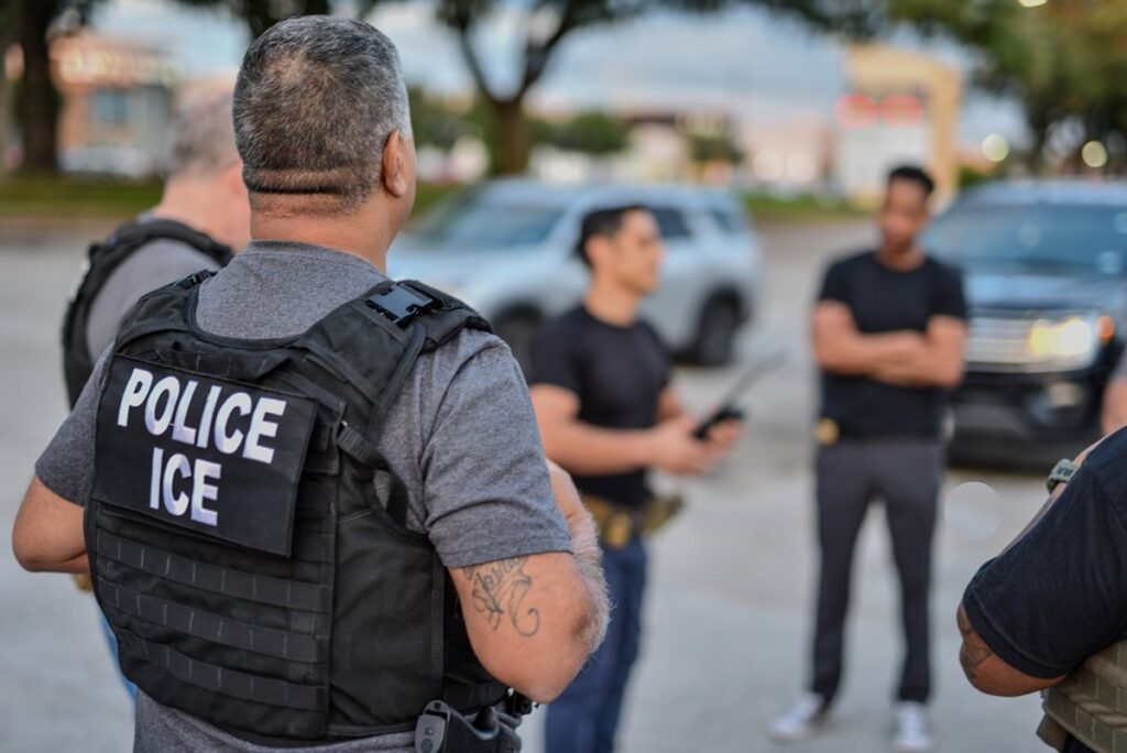 Herido grave un hombre por un disparo de un agente del ICE en Texas (EEUU)