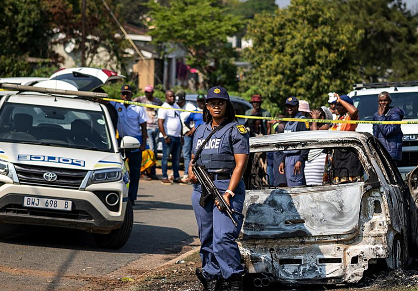 Hombres armados con AK-47 asaltan dos locales de ocio en Sudáfrica y dejan 27 fallecidos