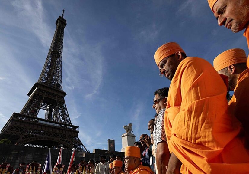 Huelga en la Torre Eiffel después de que apartasen a las trabajadoras por motivos religiosos