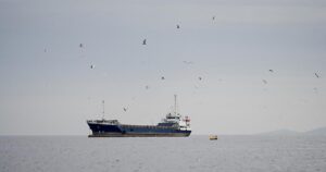 Irán asegura que EE.UU. ha atacado otro de sus petroleros y amenaza con responder