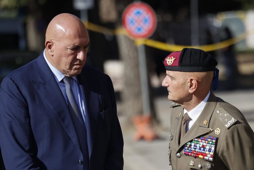 Italia confirma daños en un avión de combate en ataques hutíes contra Taif