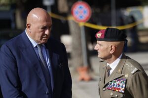 Italia confirma daños en un avión de combate en ataques hutíes contra Taif
