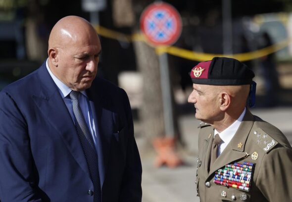 Italia confirma daños en un avión de combate en ataques hutíes contra Taif