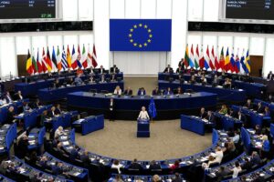 La Eurocámara reclama una respuesta más contundente a los ataques híbridos de Rusia y "sus aliados"