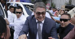 La Justicia de Honduras cierra el caso por corrupción contra el expresidente Hernández indultado por Trump