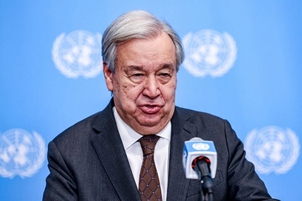 La ONU reclama a los talibán el fin de la prohibición de acceso a mujeres a sus complejos en Afganistán