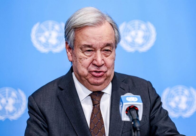 La ONU reclama a los talibán el fin de la prohibición de acceso a mujeres a sus complejos en Afganistán