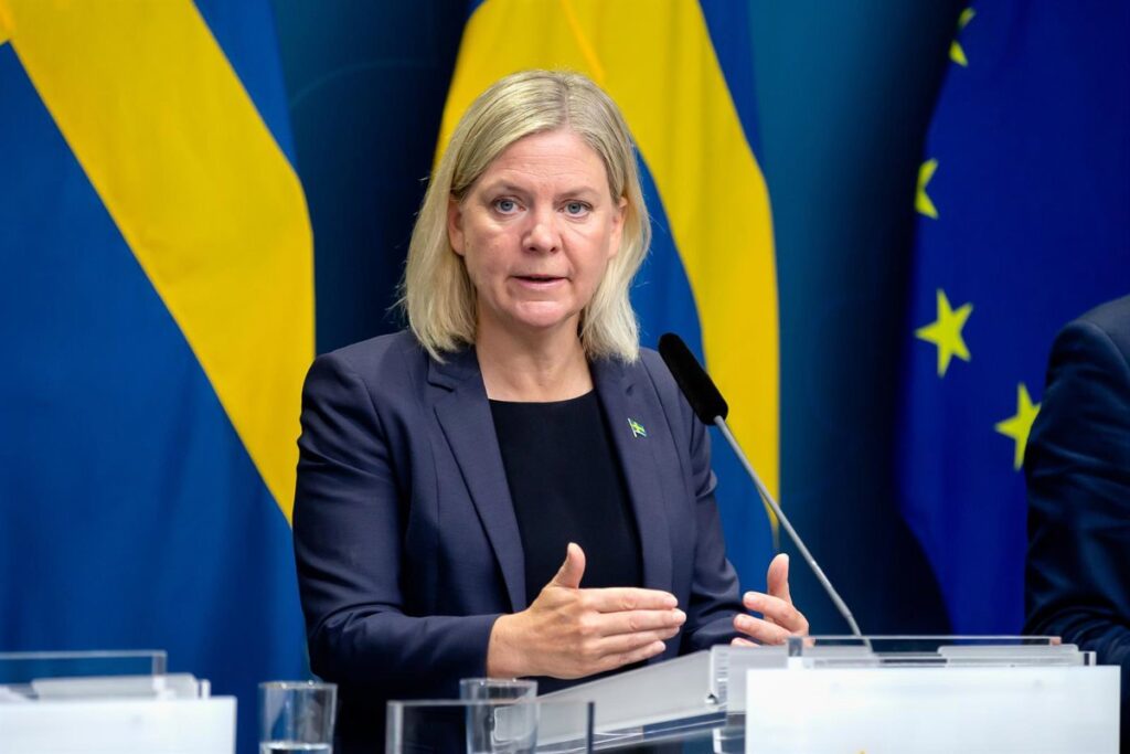 La oposición de centroizquierda de Suecia desbanca al Gobierno conservador y gana las elecciones por la mínima