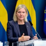 La oposición de centroizquierda de Suecia desbanca al Gobierno conservador y gana las elecciones por la mínima
