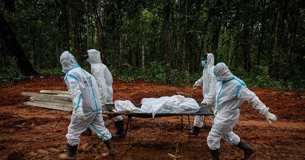 La tragedia de Nepal y Tíbet supera los 1.000 muertos mientras los equipos de rescate buscan el milagro en túneles