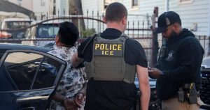 Las deportaciones ponen en riesgo el apoyo hispano a Trump en unas elecciones cruciales