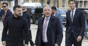 Los enviados especiales de Trump visitan por primera vez Kiev para reactivar las conversaciones de paz