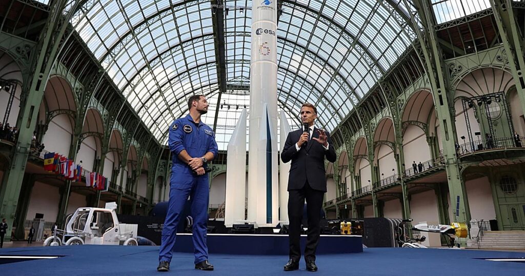 Macron busca reforzar la industria espacial europea en una cumbre sin los gigantes estadounidenses
