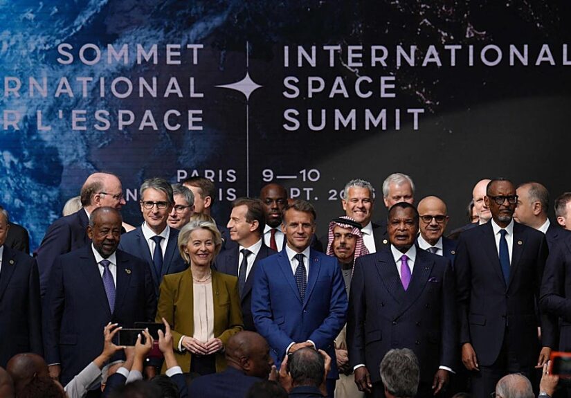 Macron pide ambición a Europa para lanzar la primera nave espacial habitada en 2035