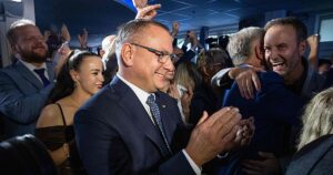 Merz radicaliza su política de inmigración para frenar la fuga de votos hacia AfD